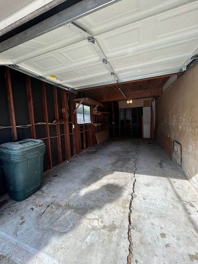 Building Photo - High Bank Waterfront West Beach Duplex! Sm...
