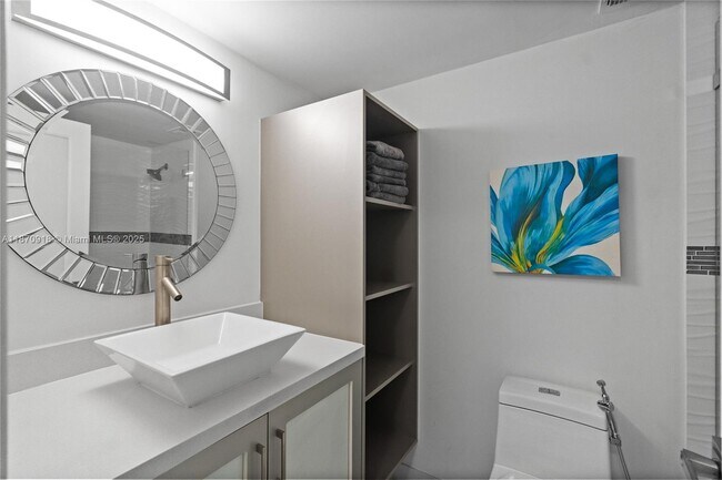 Building Photo - 3725 S Ocean Dr