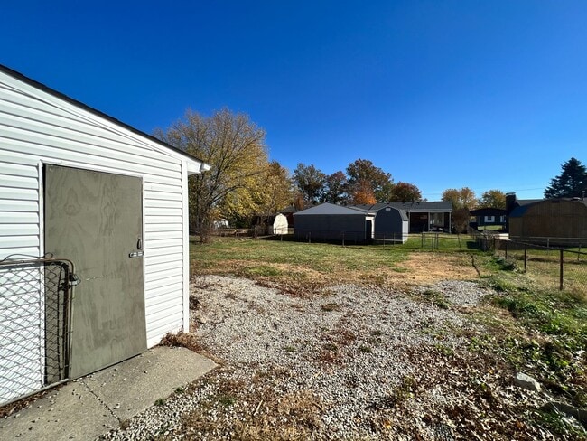 Building Photo - BULLITT COUNTY, HILLVIEW