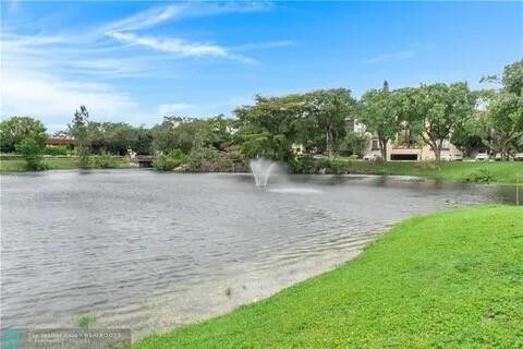 Building Photo - 6001 N Falls Cir Dr