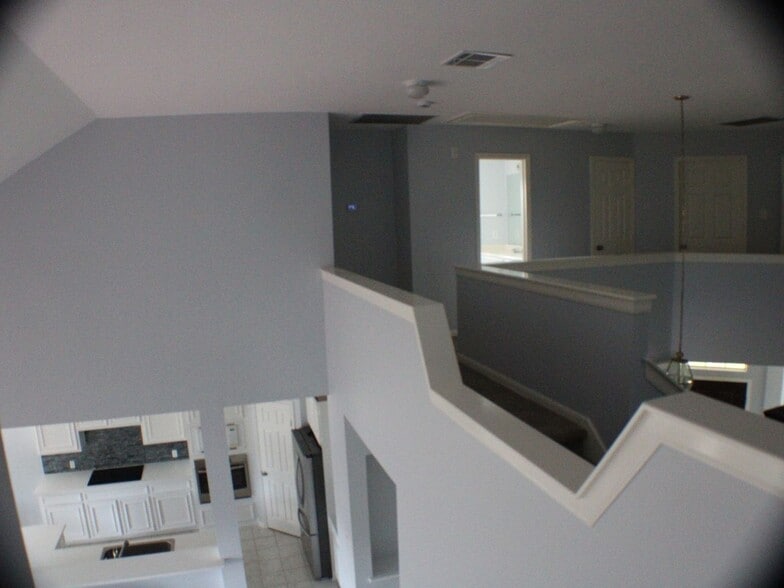 Building Photo - 3204 Coral Ridge Dr