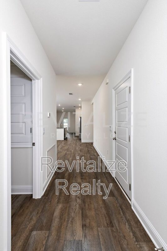 Building Photo - 13330 Shea Cir