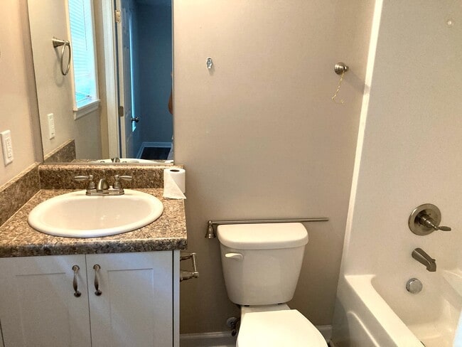 Building Photo - Charming 3 bed, 3 bath Home in Prime Augus...