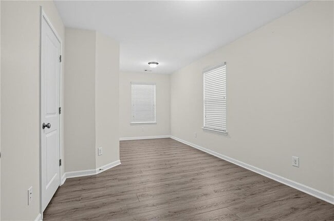 Building Photo - 4933 Longview Walk