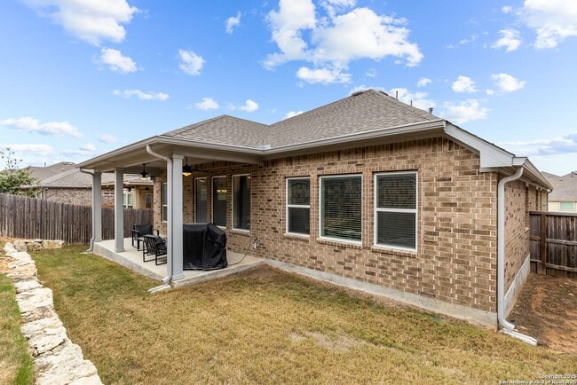 Building Photo - 1318 Tabuenfeld - Excellent, Clean Home, N...