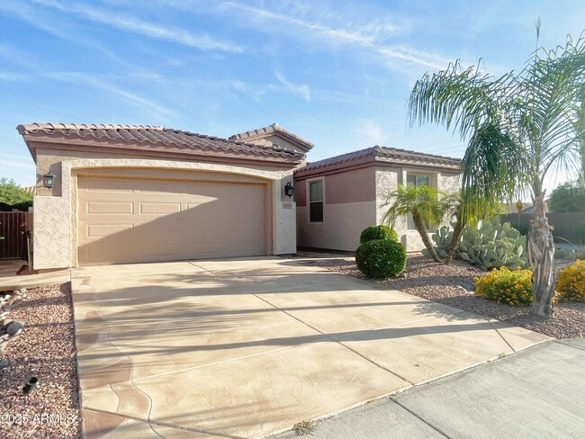 Building Photo - 4015 E Sourwood Dr