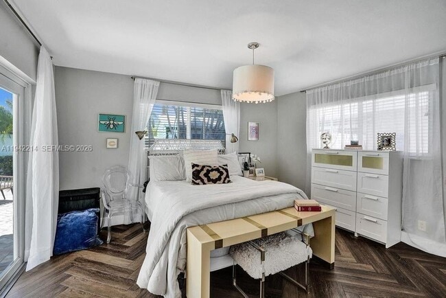 Building Photo - 2080 NE 65th St