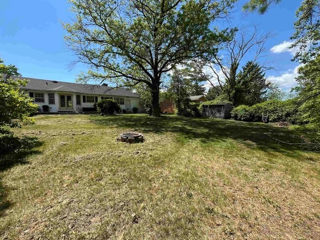Building Photo - 226 Orchard Ln