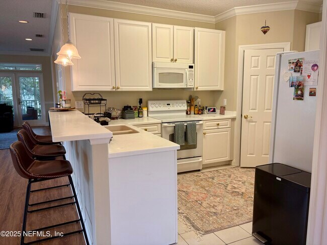 Building Photo - 169 Sunset Cir N