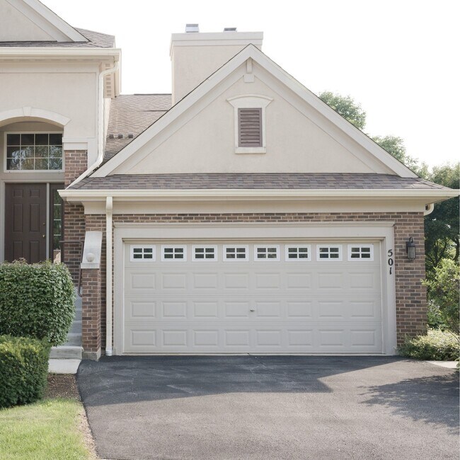 Primary Photo - 501 Saddlebrook Ln