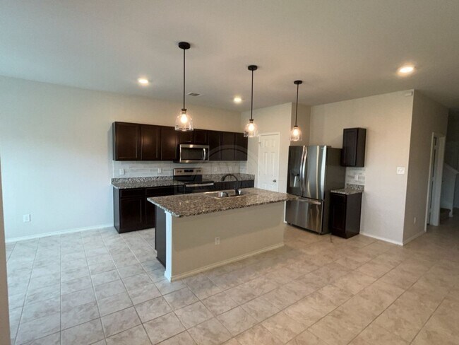 Building Photo - 9611 Murandy Dr