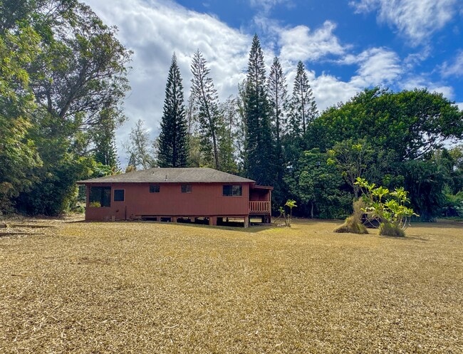 Building Photo - 1727 Kauhikoa Rd