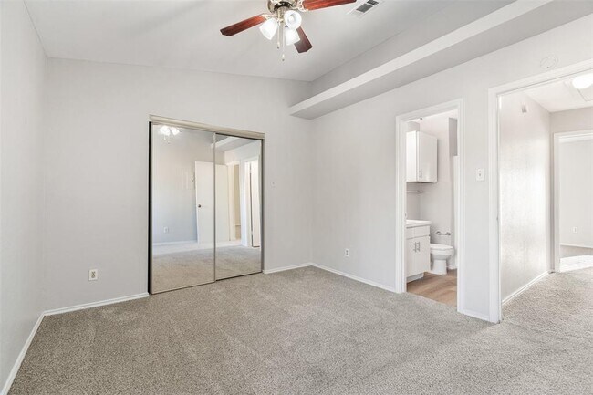 Building Photo - 1848 River Crossing Cir