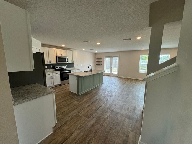 Building Photo - Pensacola/Beulah - Bridlewood - 5 bedroom, 3 bathroom w/ lawn care included