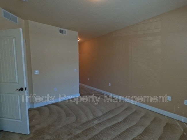 Building Photo - 2445 Windrow Dr