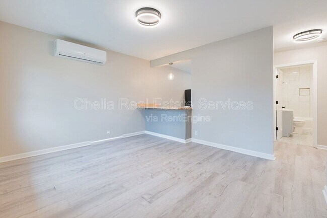 Building Photo - 922 Morrow Rd