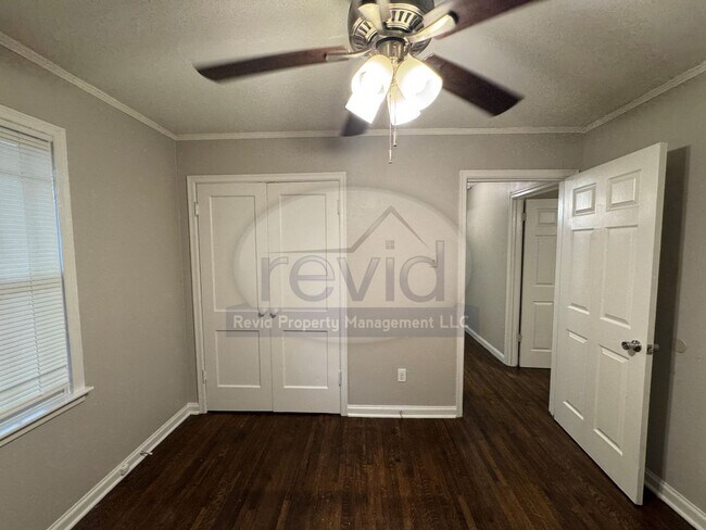 Building Photo - 4572 Verne Rd