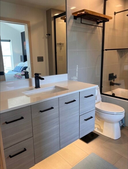 2nd full bath - 1951 Little Cottage Ln
