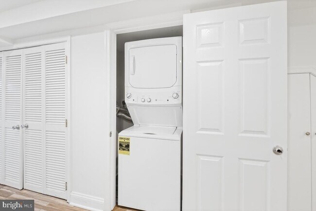 Building Photo - 1949 H St NE