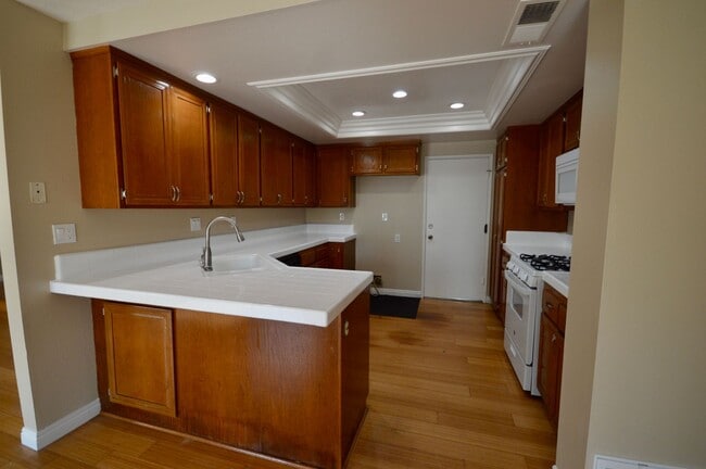 Building Photo - Spacious 2-Story 2 Bedroom Fountain Valley...