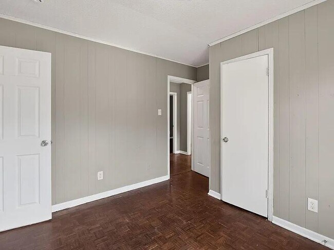 Building Photo - 4118 Westmont Rd