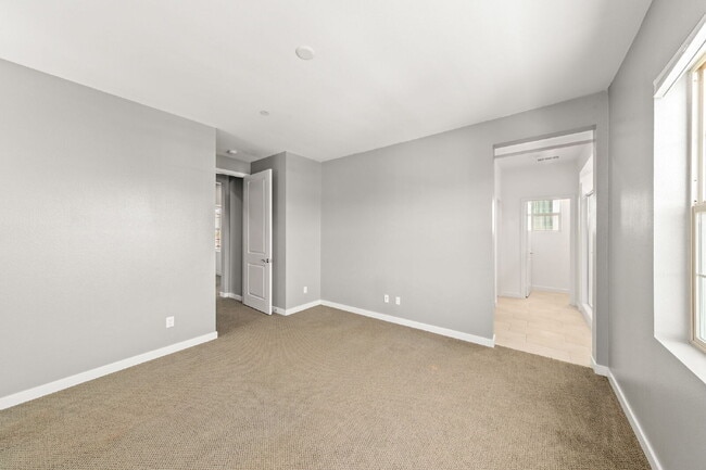 Building Photo - Love your life at Escaya in Chula Vista! 4Bed/2.5Ba attached garage home for rent