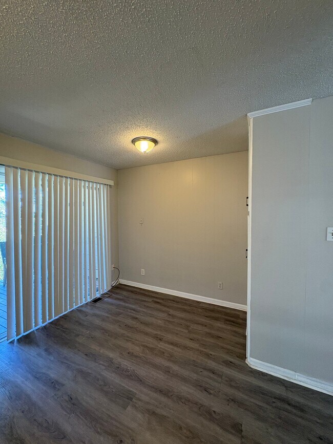 Building Photo - 1123 W Scenic Dr