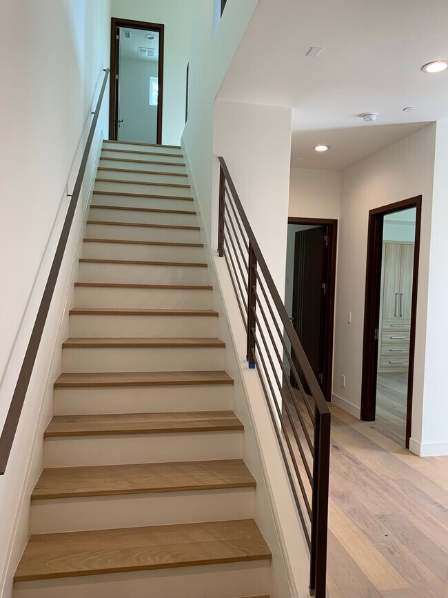 Building Photo - 401 Firmona Ave