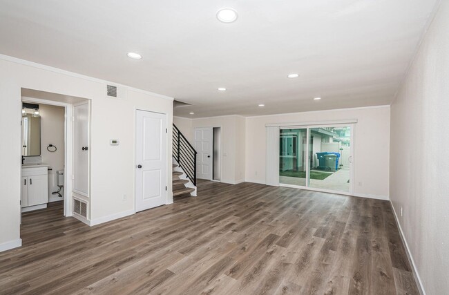 Building Photo - Beautiful Remodeled Single Family Home in ...