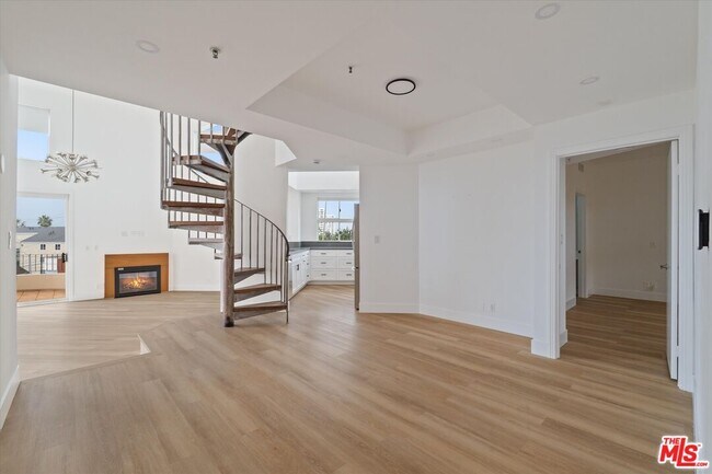 Building Photo - 235 Main St