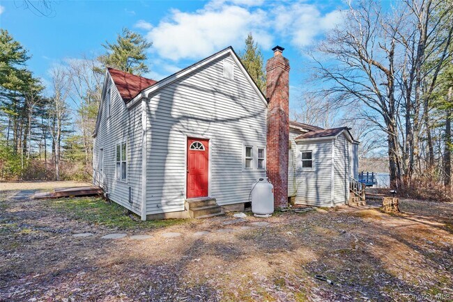 Building Photo - 443 Sackett Lake Rd