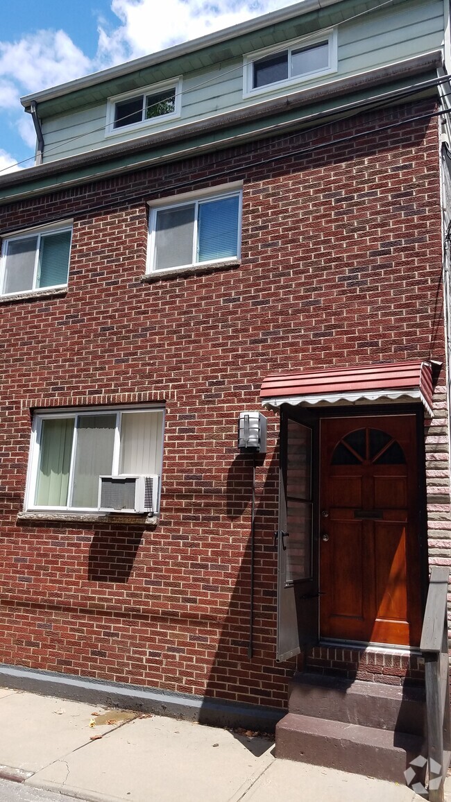 Building Photo - 1707 Edwards Way