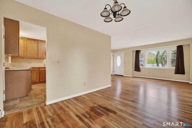 Building Photo - 121 Cherry Hill Rd