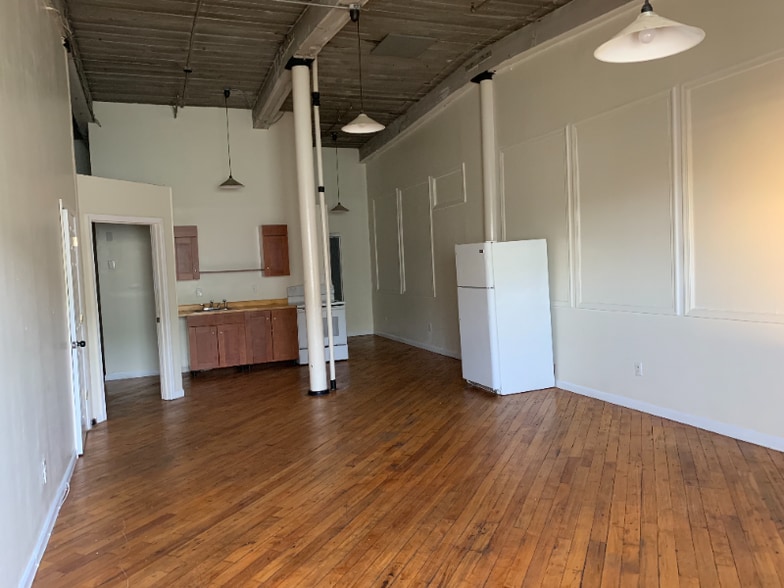 Building Photo - 1417 Kemper St