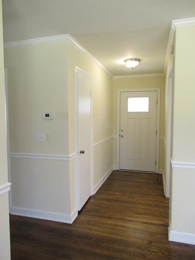 Building Photo - 38 Thelma-3 bedroom, 2 bath- ALICE DRIVE AREA