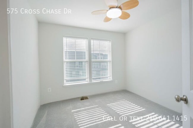 Building Photo - 575 Cross Chase Dr