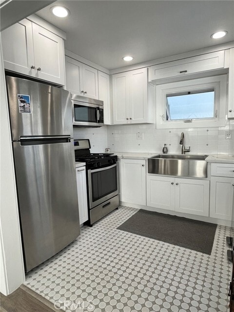 Building Photo - 602 Narcissus Ave