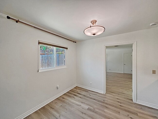 Building Photo - Beautiful 5BD/3BA House Near SDSU W/ W/D, ...