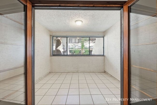 Building Photo - 1418 Santa Margarita St