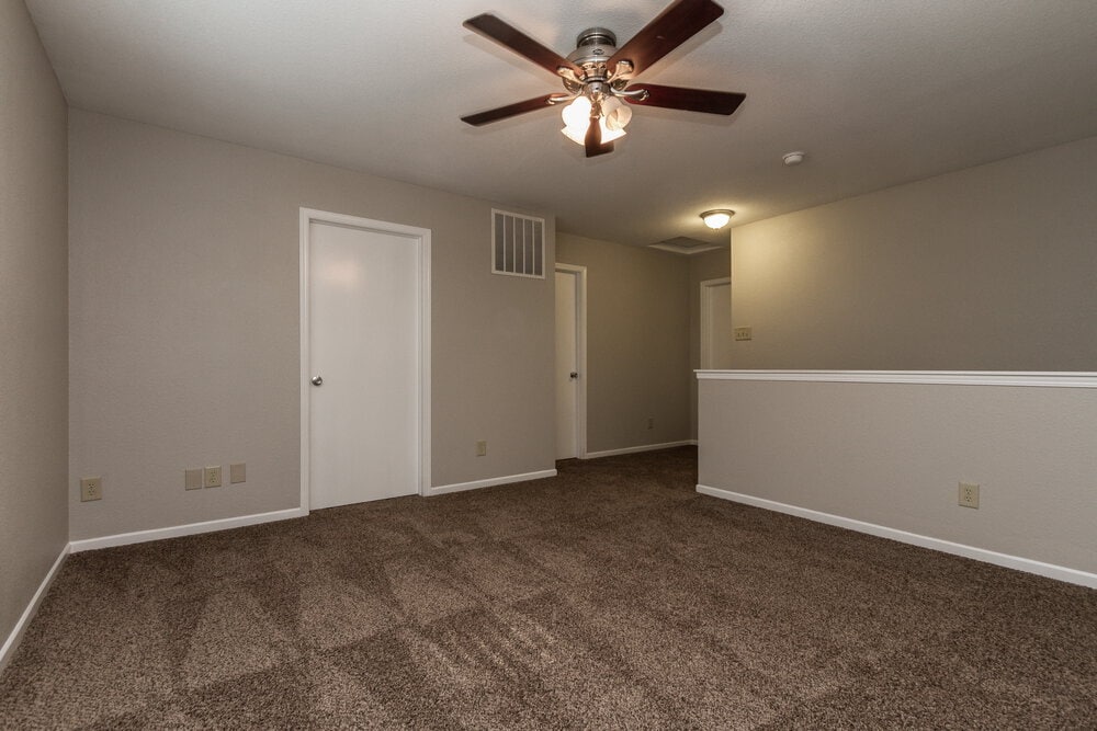 Building Photo - 8038 Retreat Ln