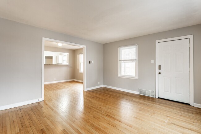 Building Photo - 6147 Broadway St