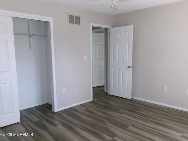 Building Photo - 965 Seabury Ct