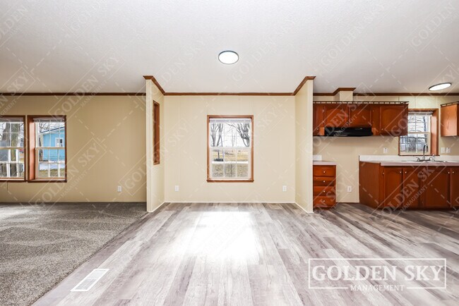 Building Photo - 7709 E Gloucester Rd