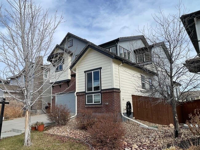 Building Photo - Perfect Location and Perfect Condition!