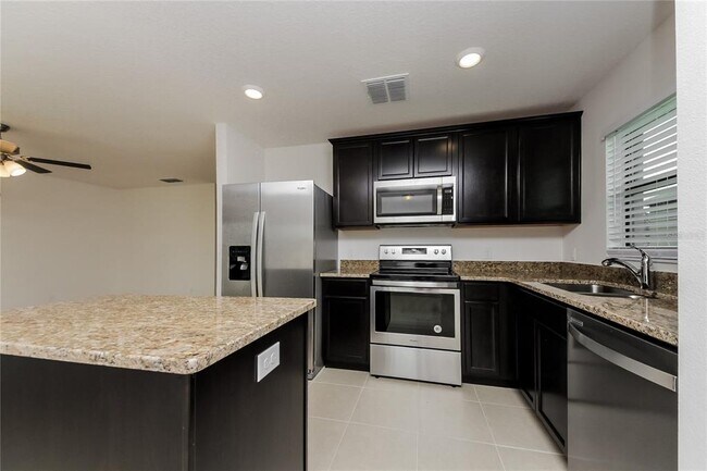 Building Photo - 1467 Swan Lake Cir