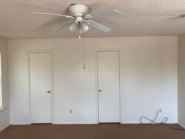 Building Photo - 2607 Schulze Dr