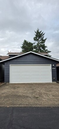 Building Photo - 1110 NW Springwood Ln