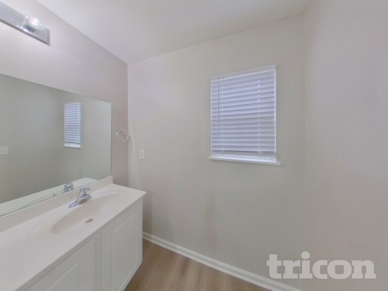 Building Photo - 2108 Wilkinson Dr