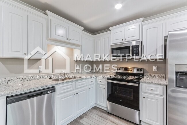 Building Photo - 1519 W 15th St