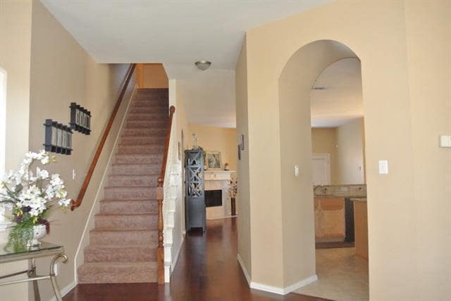 Building Photo - 6424 Skyline Dr